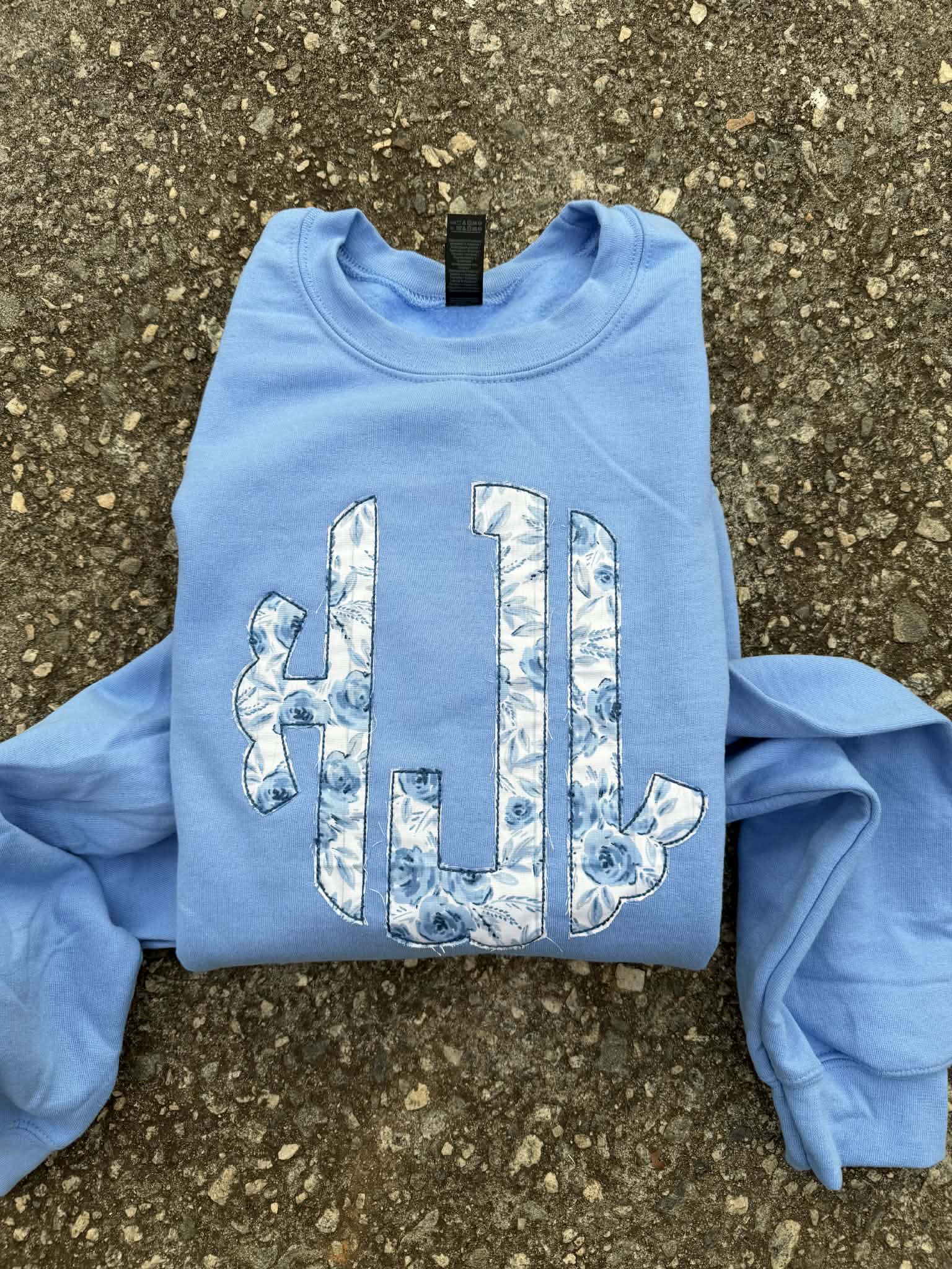 Scallop Circle Monogram Applique Embroidered Sweatshirt