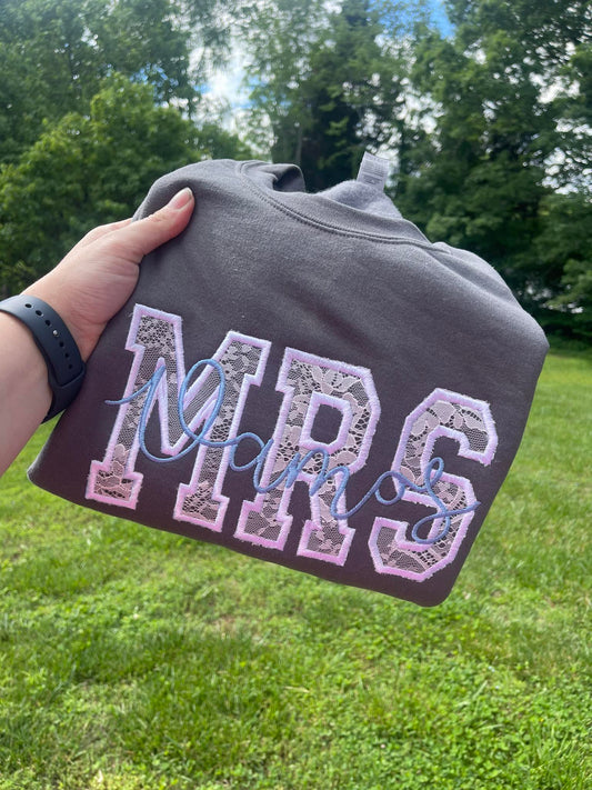 Lace Mrs. Custom CC Short Sleeve/Sweatshirt