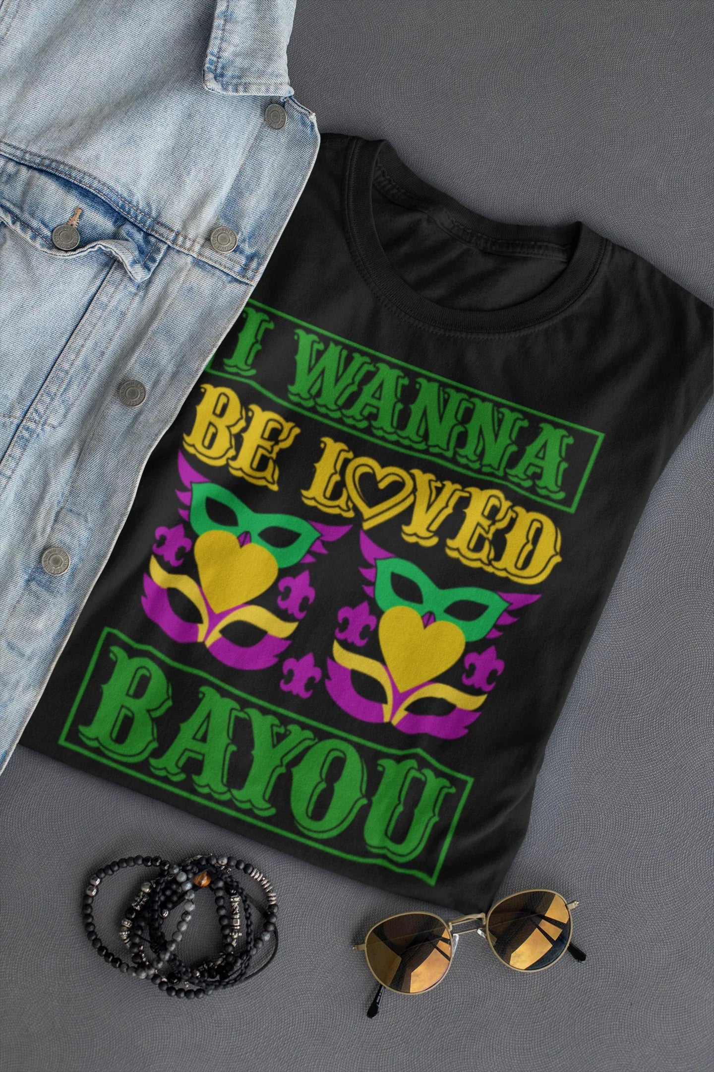 I Wanna Be Loved Bayou Mardi Gras Graphic Tee - Merch Girls