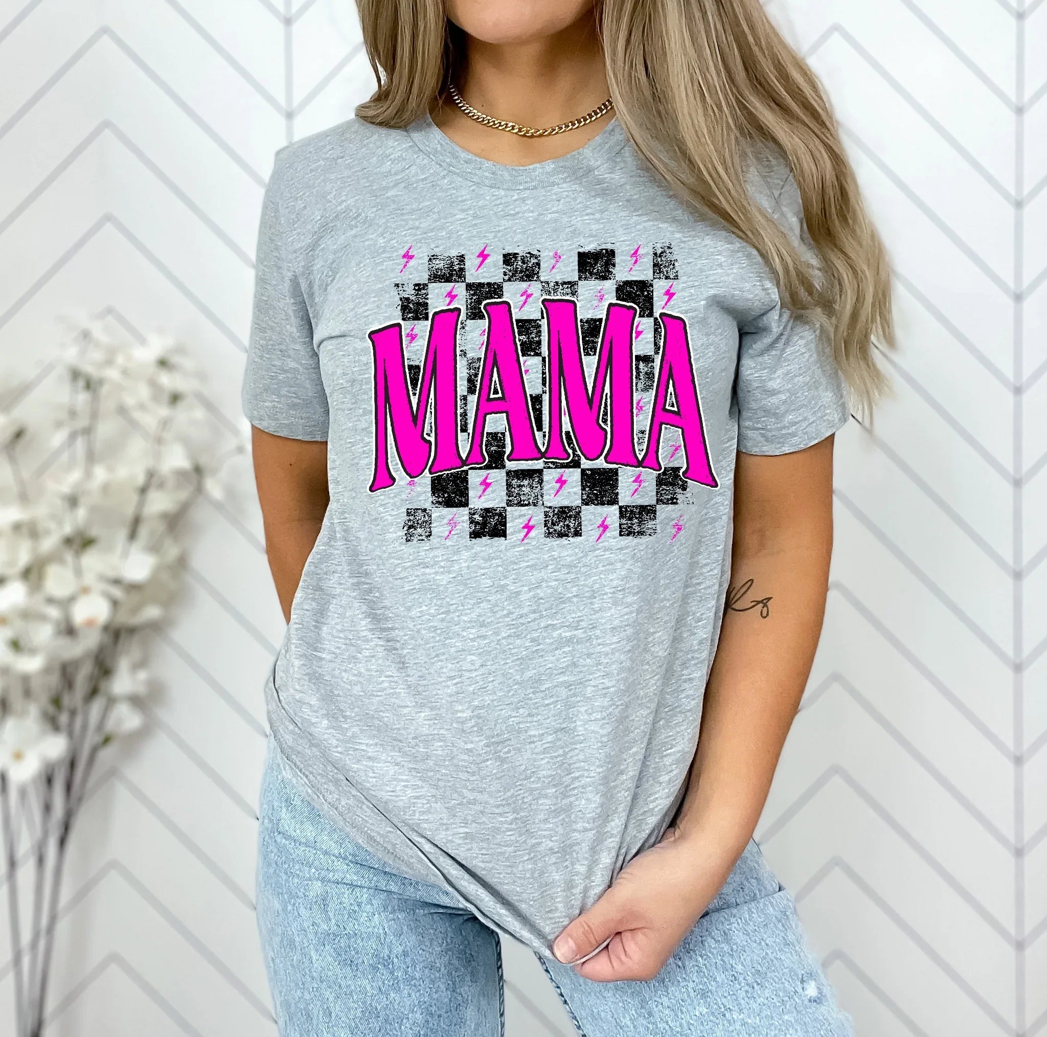 Mama Retro Graphic Tee - Merch Girls